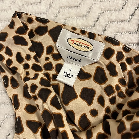 Talbots Beige/Brown Animal Print Silk Pullover Sleeveless Stretch Top Sz 4 - Picture 6 of 7